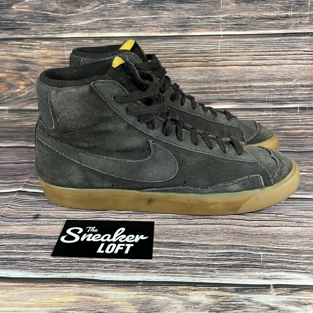 Nike Blazer Men's Mid '77 Brown Suede Shoes